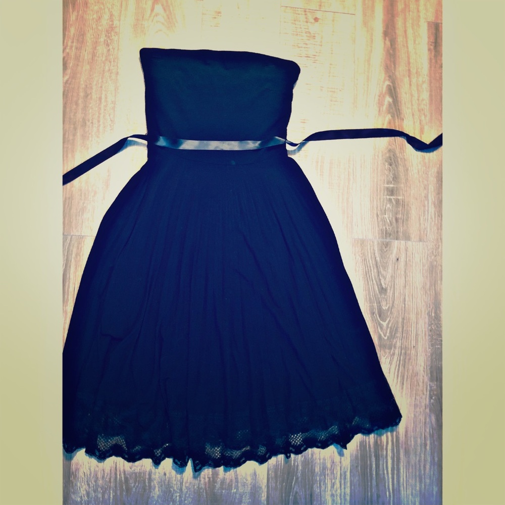 Black strapless Midi